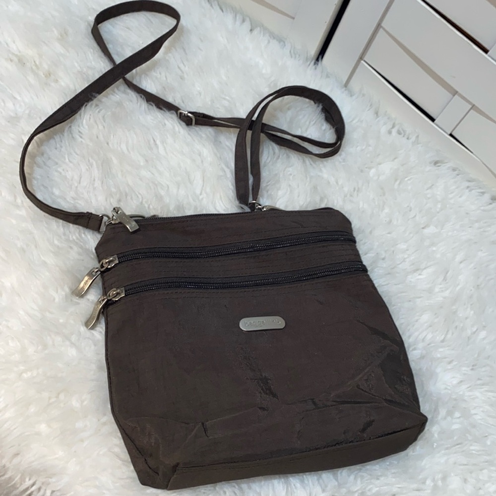Baggallini Black Crossbody Bag with Adjustable Strap and Durable Fabric